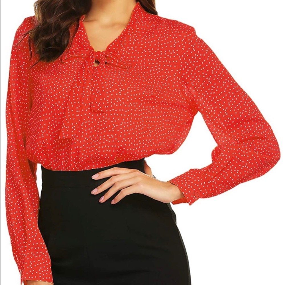 🆕 NWT ACEVOG Bow tie blouse